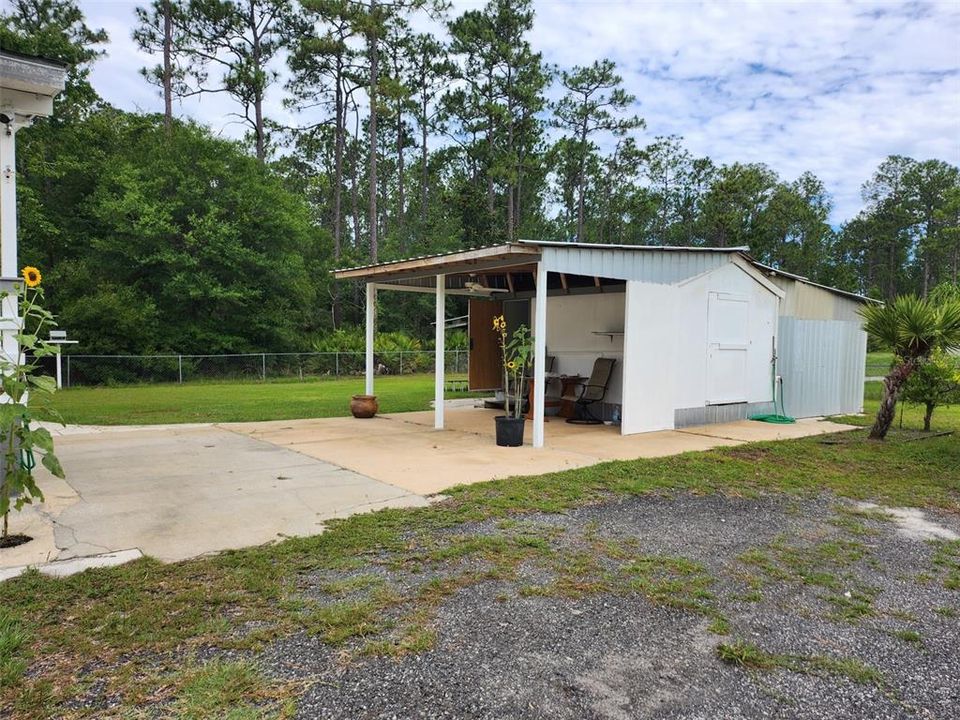 Active With Contract: $170,000 (3 beds, 2 baths, 1392 Square Feet)