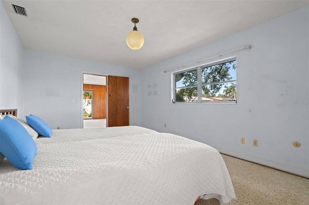 For Sale: $465,000 (3 beds, 2 baths, 1692 Square Feet)