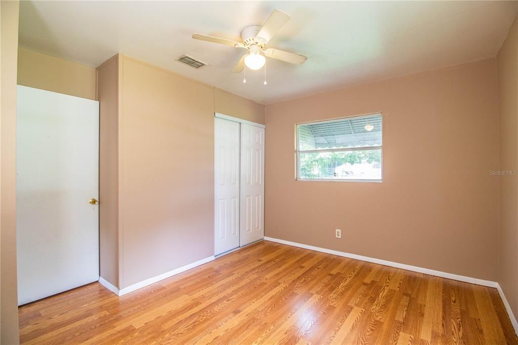 For Sale: $240,000 (3 beds, 1 baths, 1008 Square Feet)