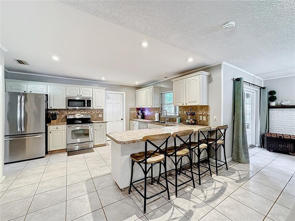 For Sale: $489,499 (3 beds, 2 baths, 2133 Square Feet)
