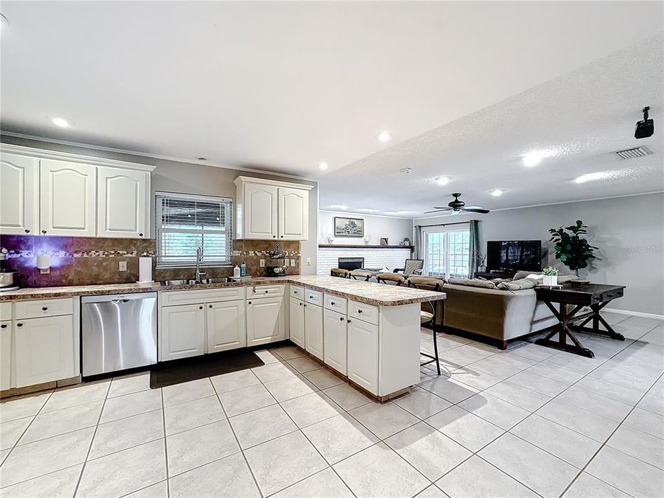 For Sale: $489,499 (3 beds, 2 baths, 2133 Square Feet)