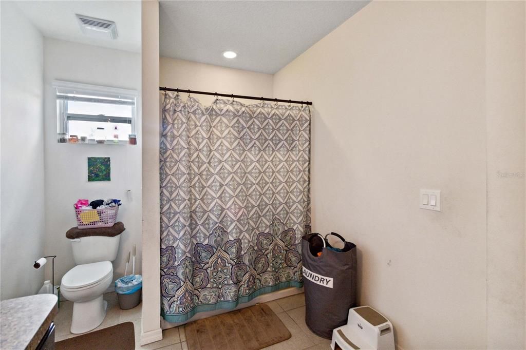 For Sale: $330,000 (3 beds, 2 baths, 1639 Square Feet)