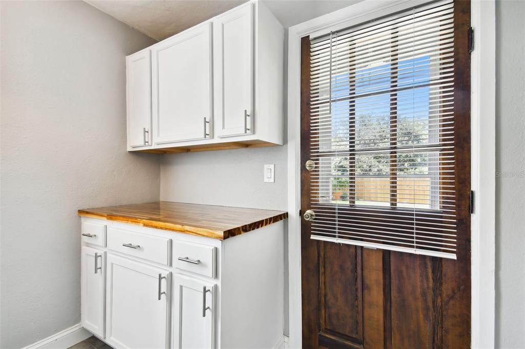 For Sale: $545,000 (2 beds, 1 baths, 975 Square Feet)