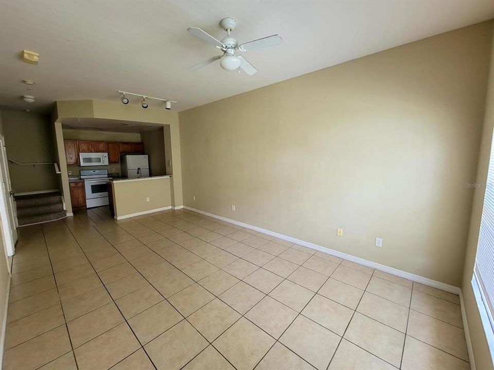 For Rent: $1,995 (3 beds, 2 baths, 1296 Square Feet)