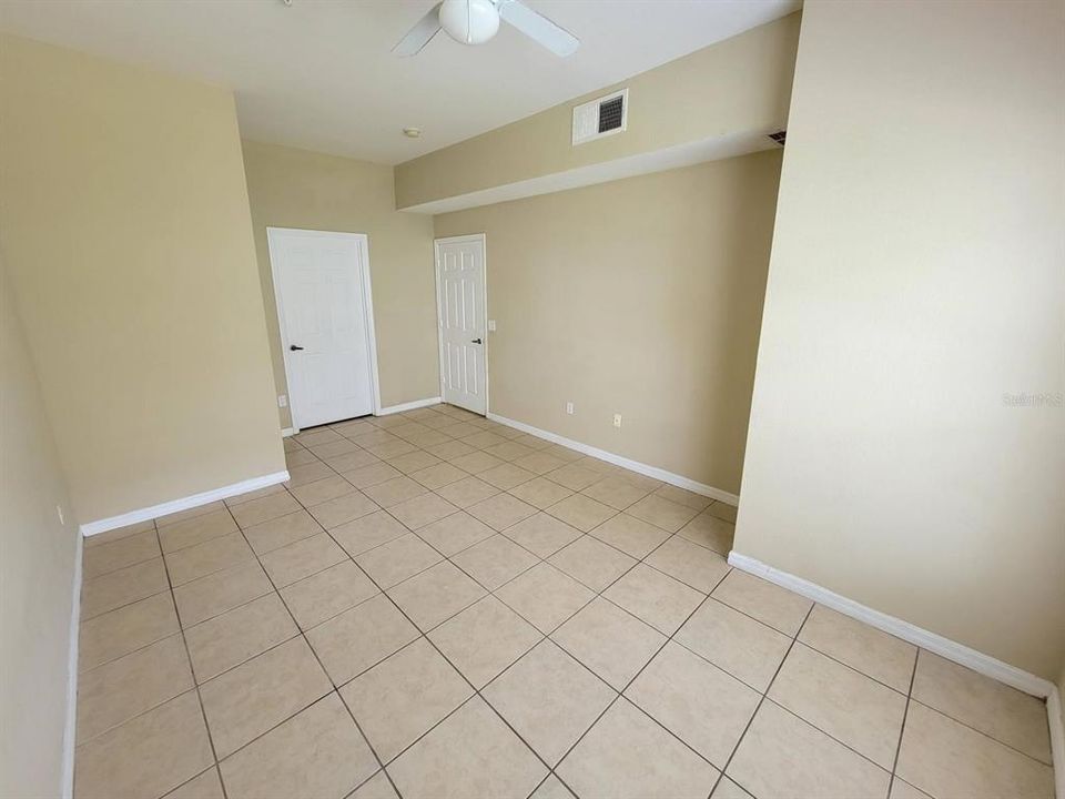 For Rent: $1,995 (3 beds, 2 baths, 1296 Square Feet)