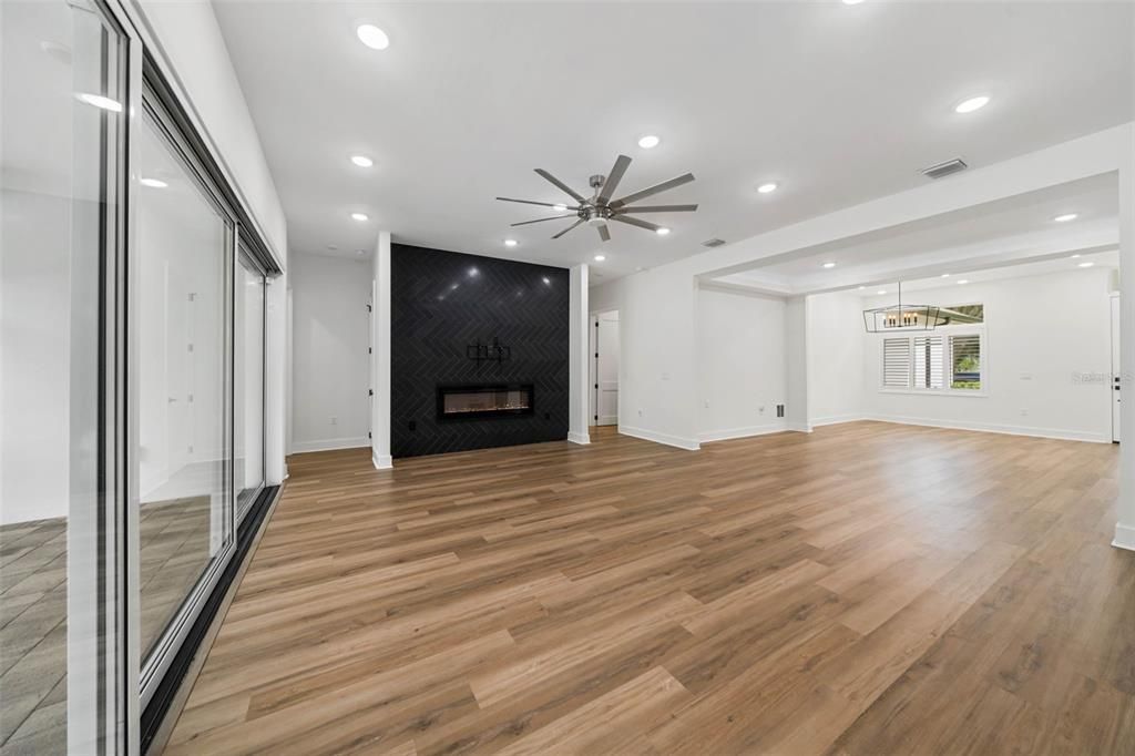 living room and dinning room combo