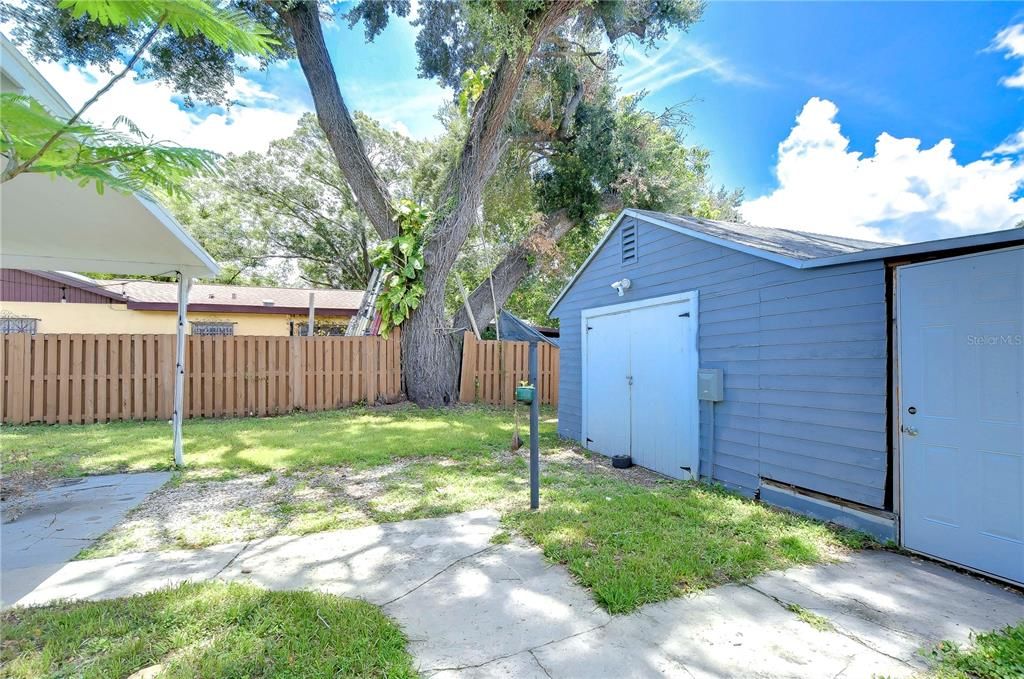 For Sale: $399,900 (3 beds, 1 baths, 1104 Square Feet)