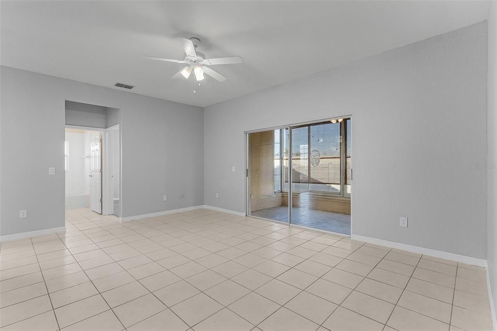 For Sale: $299,900 (2 beds, 2 baths, 1239 Square Feet)