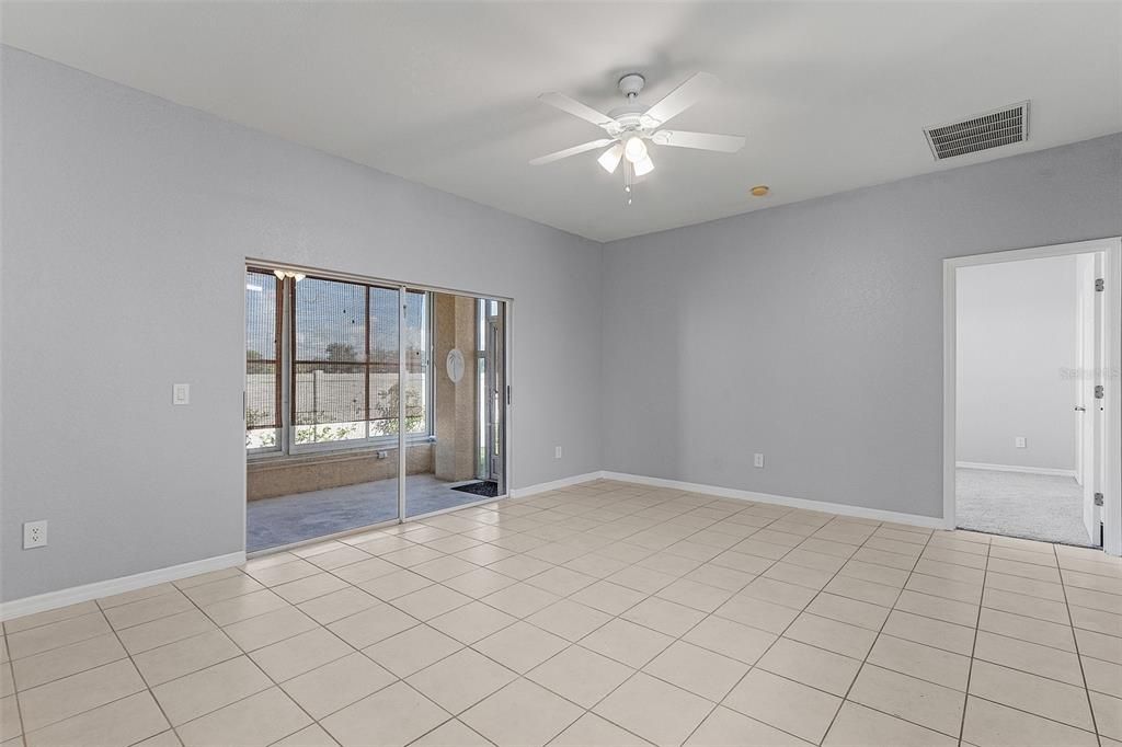 For Sale: $299,900 (2 beds, 2 baths, 1239 Square Feet)