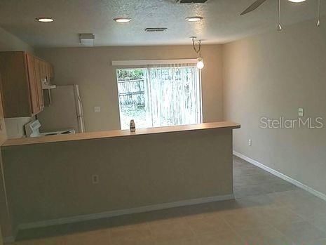 For Rent: $1,700 (3 beds, 2 baths, 1020 Square Feet)