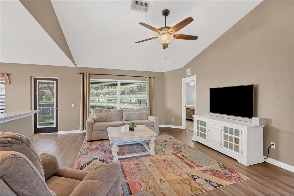 Active With Contract: $399,000 (4 beds, 2 baths, 1606 Square Feet)