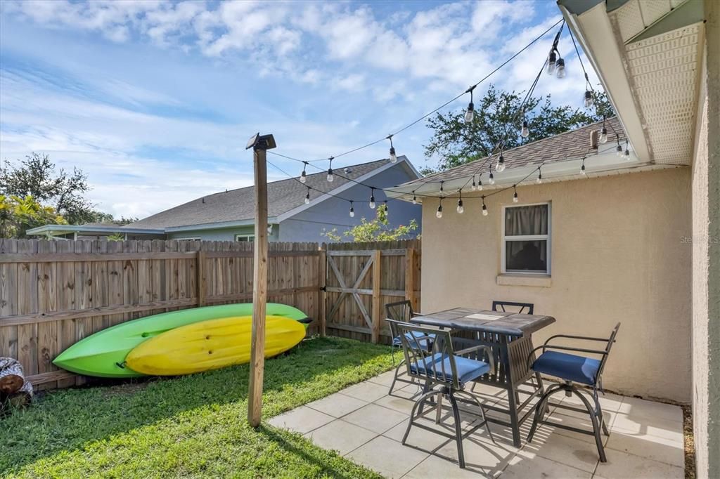 Active With Contract: $399,000 (4 beds, 2 baths, 1606 Square Feet)