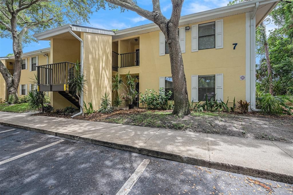 For Sale: $335,000 (3 beds, 2 baths, 1180 Square Feet)