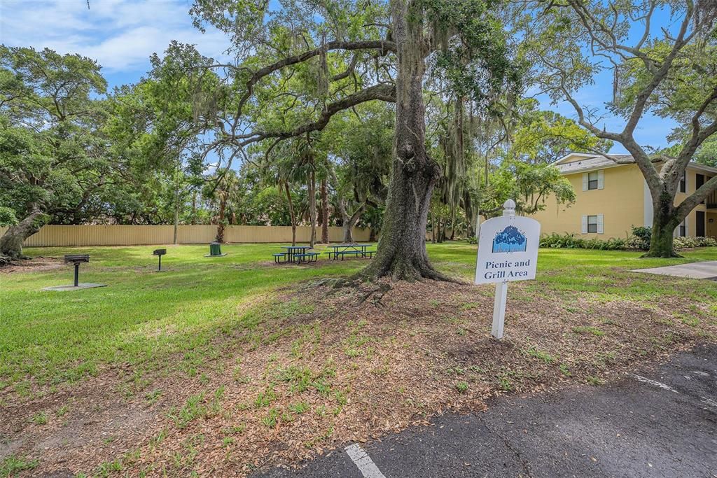 For Sale: $335,000 (3 beds, 2 baths, 1180 Square Feet)