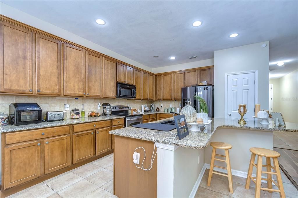 Active With Contract: $2,695 (4 beds, 3 baths, 2732 Square Feet)