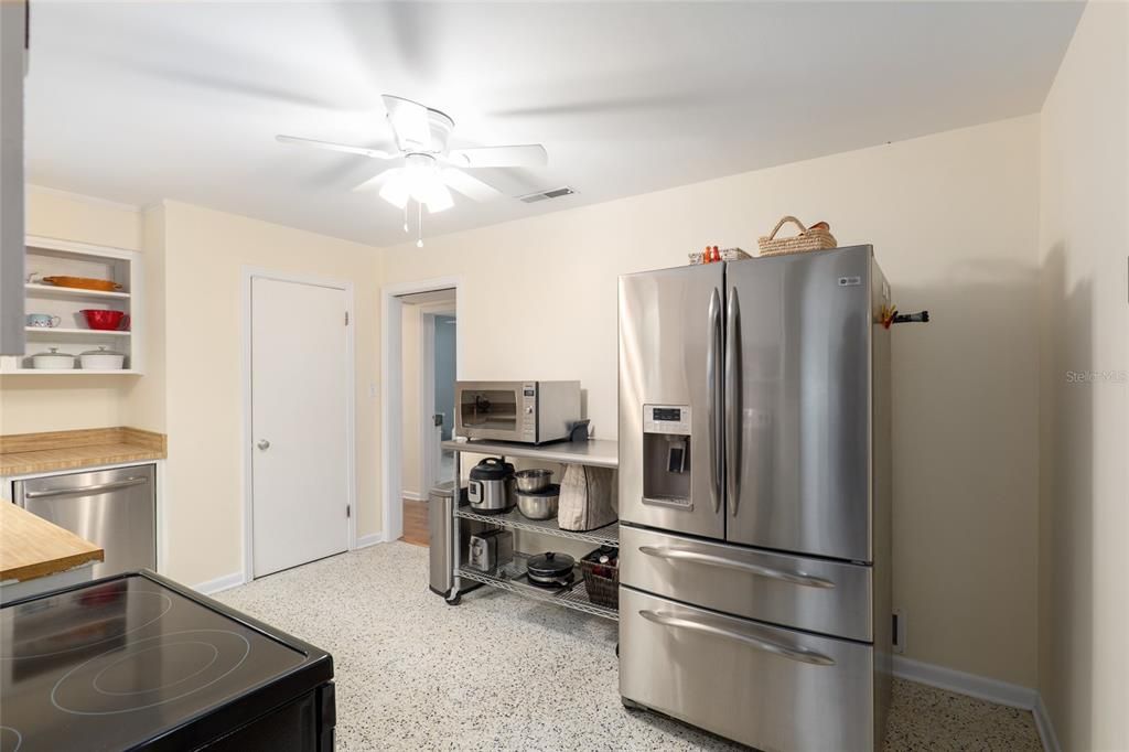 For Sale: $370,000 (3 beds, 2 baths, 1788 Square Feet)