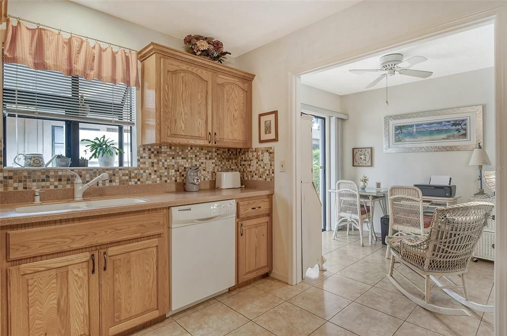 For Sale: $379,900 (2 beds, 2 baths, 1381 Square Feet)