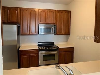 Active With Contract: $1,950 (3 beds, 2 baths, 1247 Square Feet)