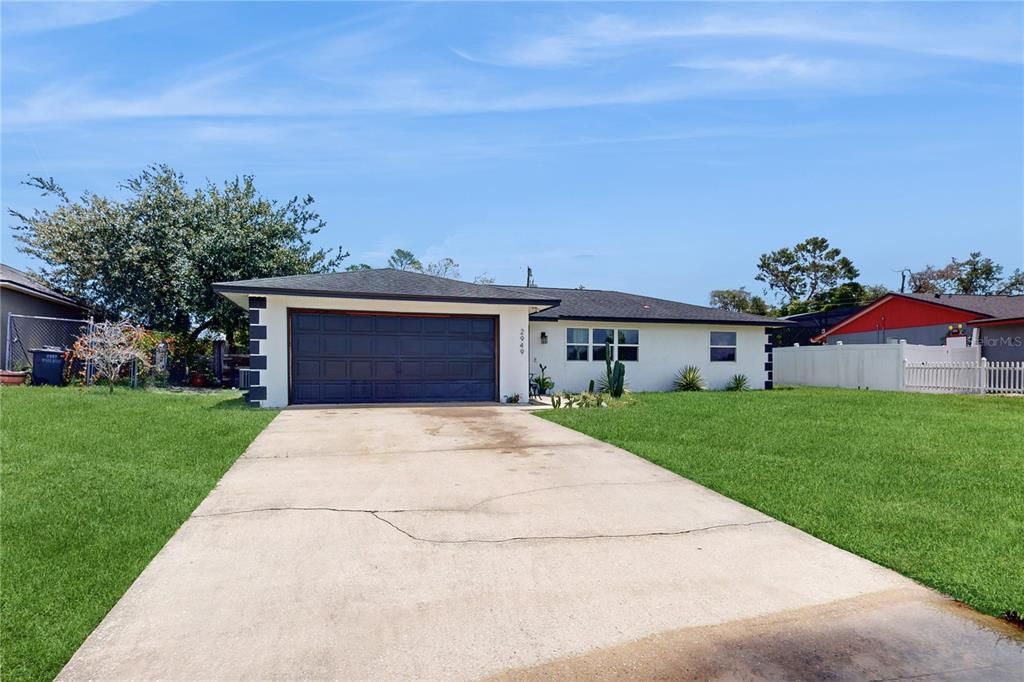 For Sale: $300,000 (3 beds, 2 baths, 1358 Square Feet)