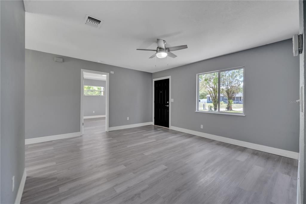 For Sale: $325,000 (4 beds, 2 baths, 1144 Square Feet)
