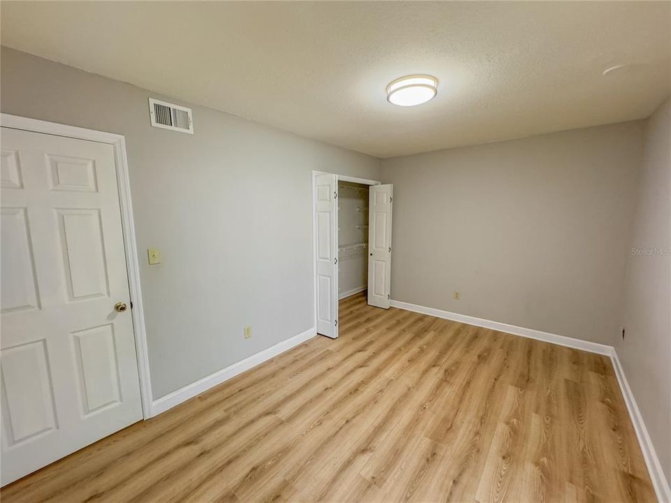 For Sale: $160,000 (2 beds, 1 baths, 755 Square Feet)