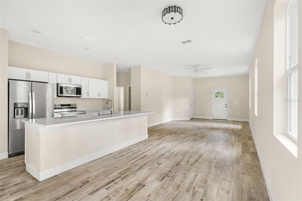 For Sale: $374,900 (3 beds, 2 baths, 1371 Square Feet)