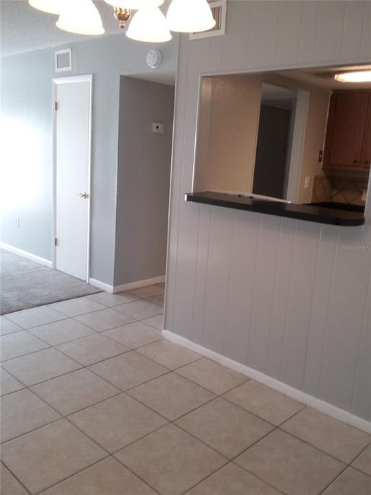 For Rent: $1,015 (1 beds, 1 baths, 670 Square Feet)