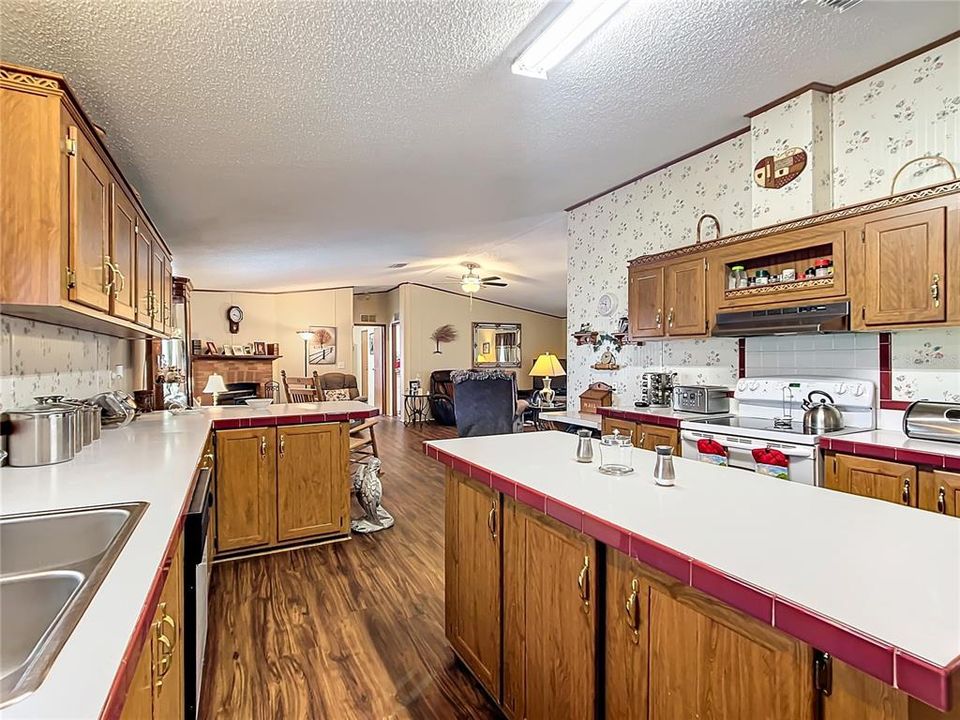 For Sale: $269,900 (3 beds, 2 baths, 2128 Square Feet)