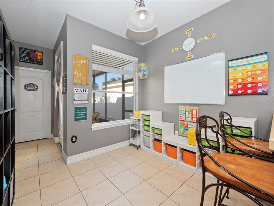 For Sale: $325,000 (2 beds, 2 baths, 1360 Square Feet)