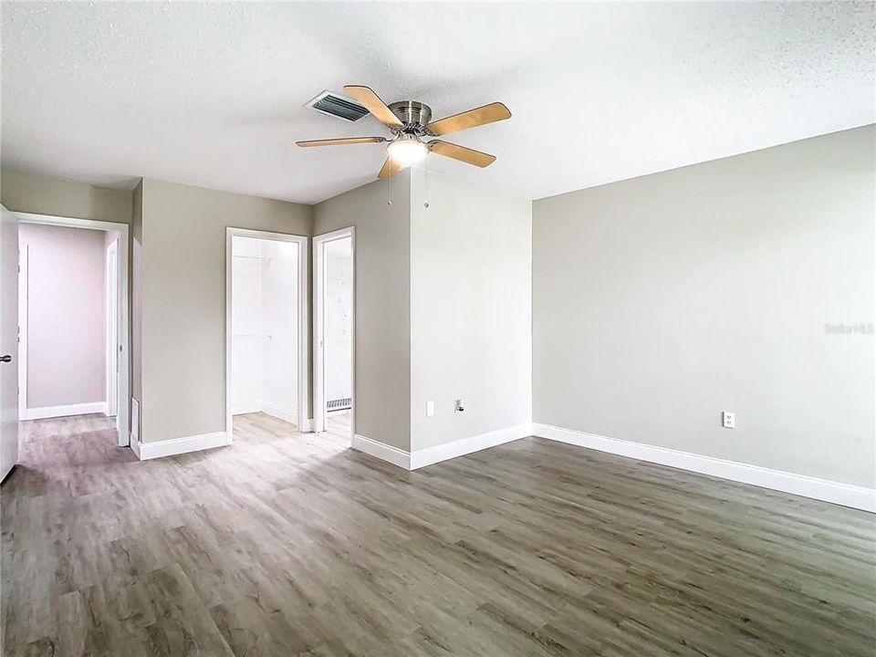 For Sale: $398,000 (2 beds, 2 baths, 1340 Square Feet)