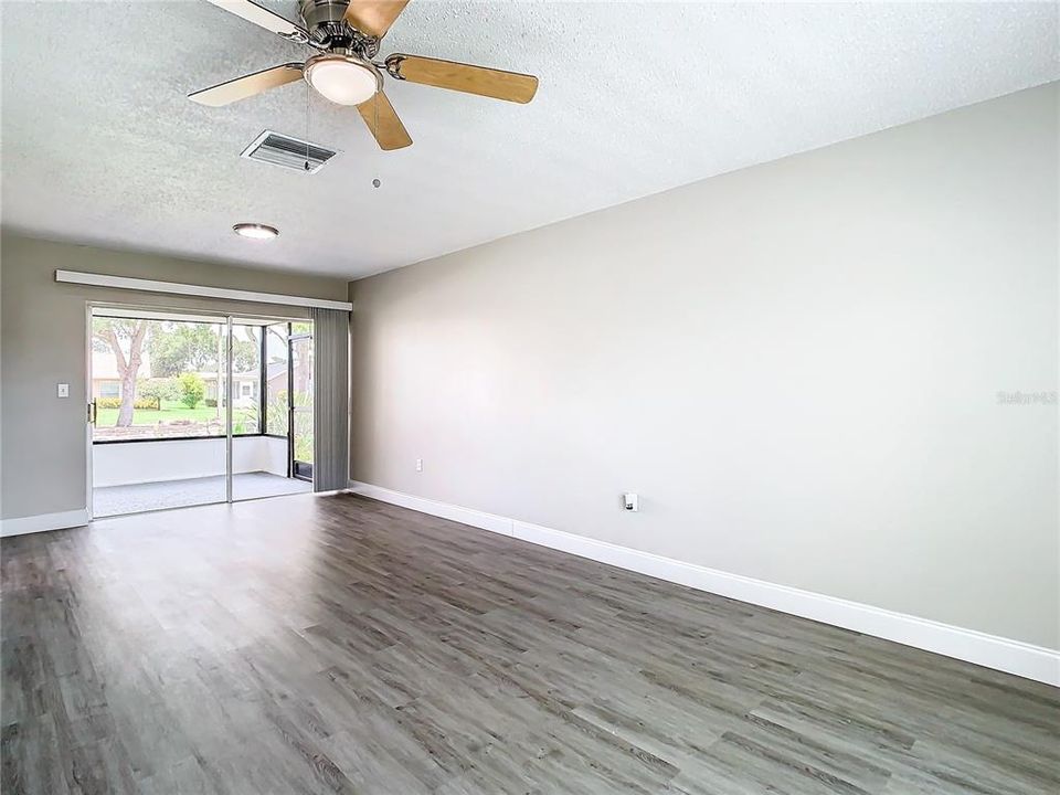 For Sale: $398,000 (2 beds, 2 baths, 1340 Square Feet)