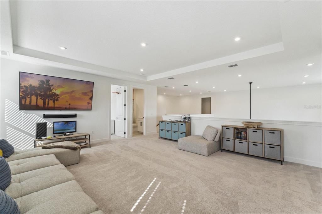 Upstairs Living Room/Loft