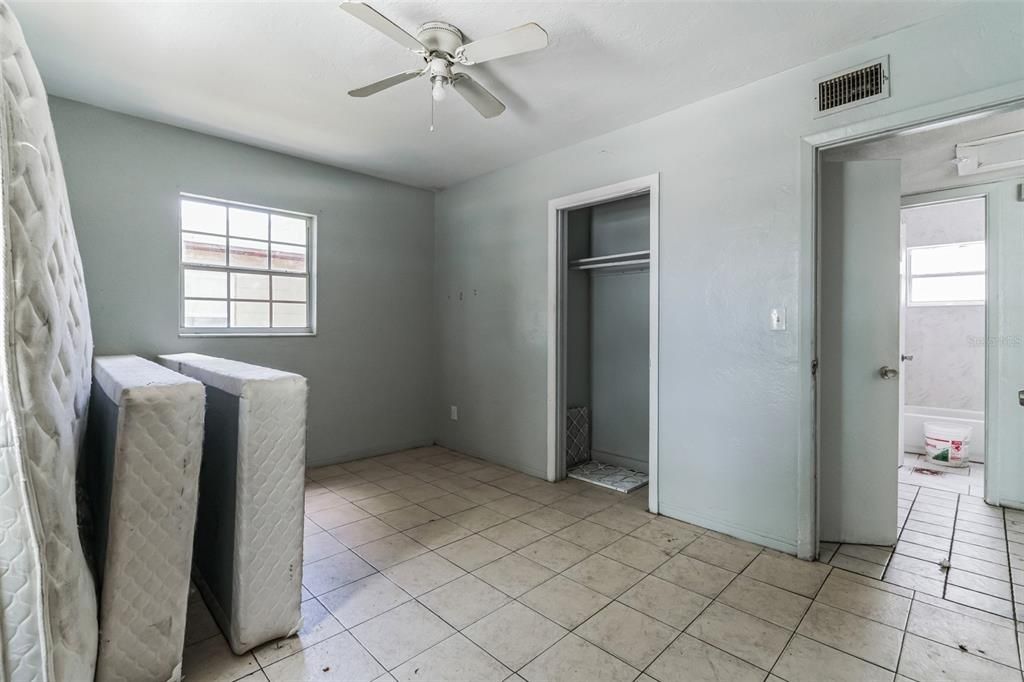 For Sale: $297,000 (3 beds, 1 baths, 1224 Square Feet)