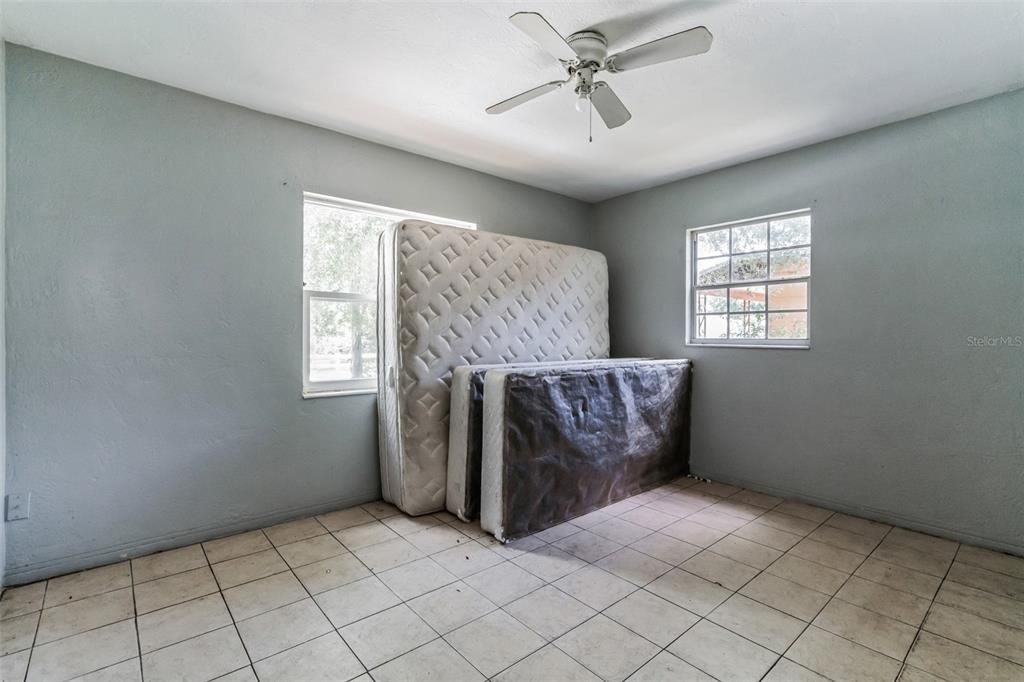 For Sale: $297,000 (3 beds, 1 baths, 1224 Square Feet)