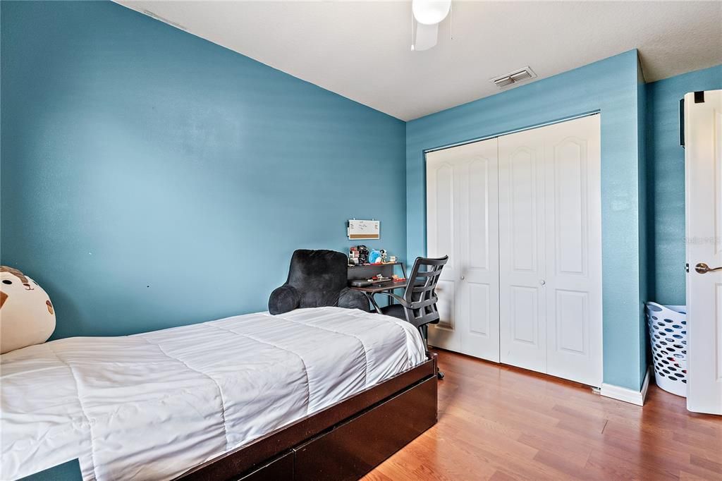 For Sale: $425,000 (3 beds, 2 baths, 1262 Square Feet)