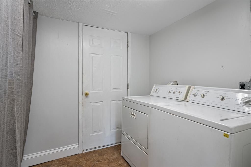 For Rent: $2,199 (3 beds, 2 baths, 1196 Square Feet)