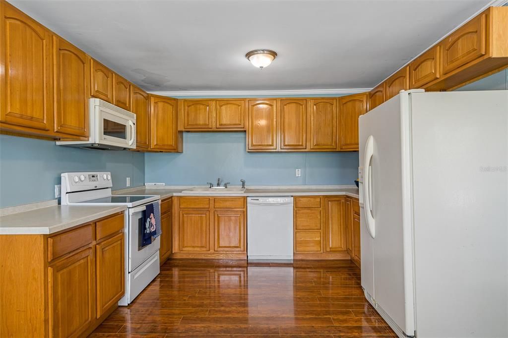 For Rent: $2,199 (3 beds, 2 baths, 1196 Square Feet)