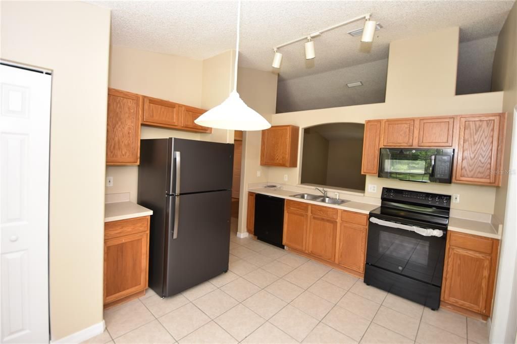 For Rent: $1,850 (3 beds, 2 baths, 1332 Square Feet)