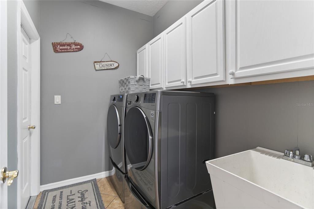 For Sale: $408,000 (2 beds, 2 baths, 1886 Square Feet)