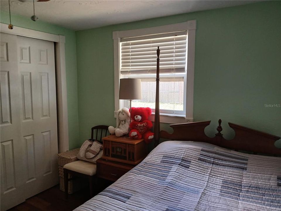 For Sale: $279,000 (2 beds, 2 baths, 936 Square Feet)