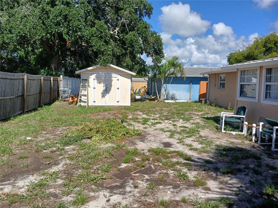 For Sale: $279,000 (2 beds, 2 baths, 936 Square Feet)