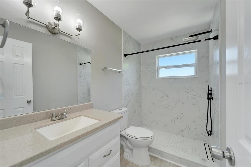 最近租的: $2,200 (2 贝兹, 1 浴室, 880 平方英尺)