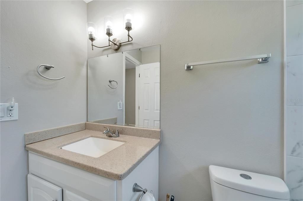 Недавно арендовано: $2,200 (2 спален, 1 ванн, 880 Квадратных фут)