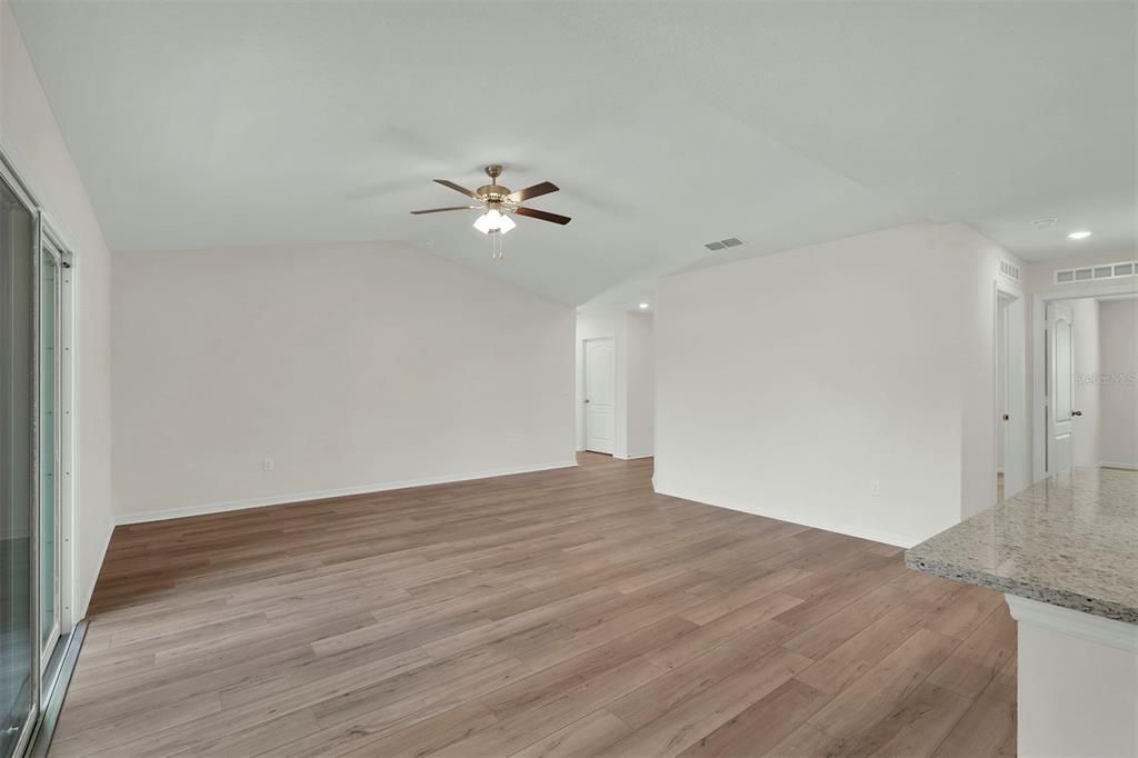 Active With Contract: $324,900 (3 beds, 2 baths, 1680 Square Feet)