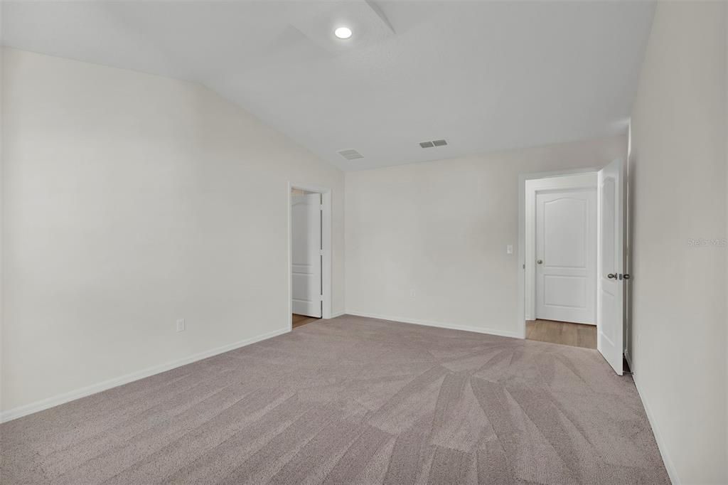 Active With Contract: $324,900 (3 beds, 2 baths, 1680 Square Feet)