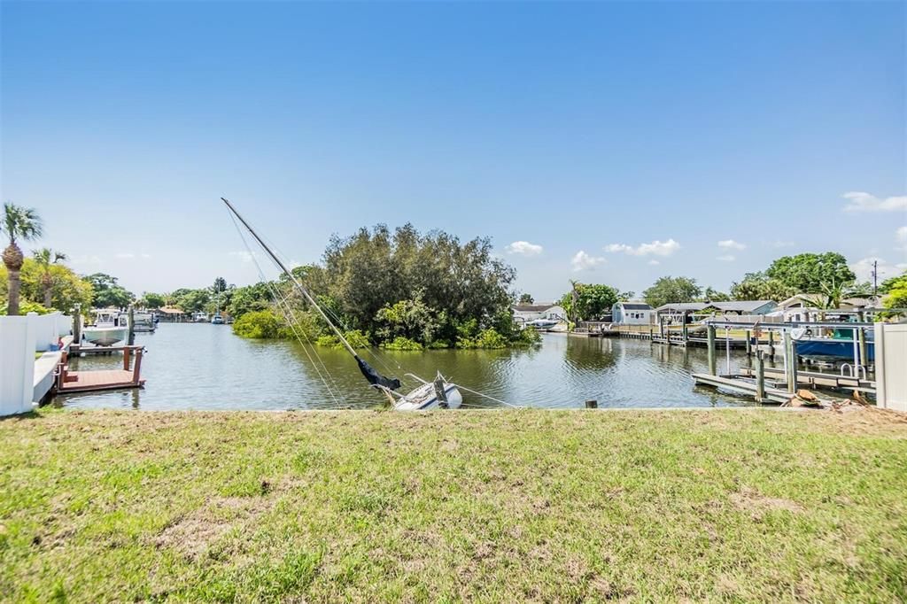 For Sale: $599,999 (3 beds, 2 baths, 1162 Square Feet)