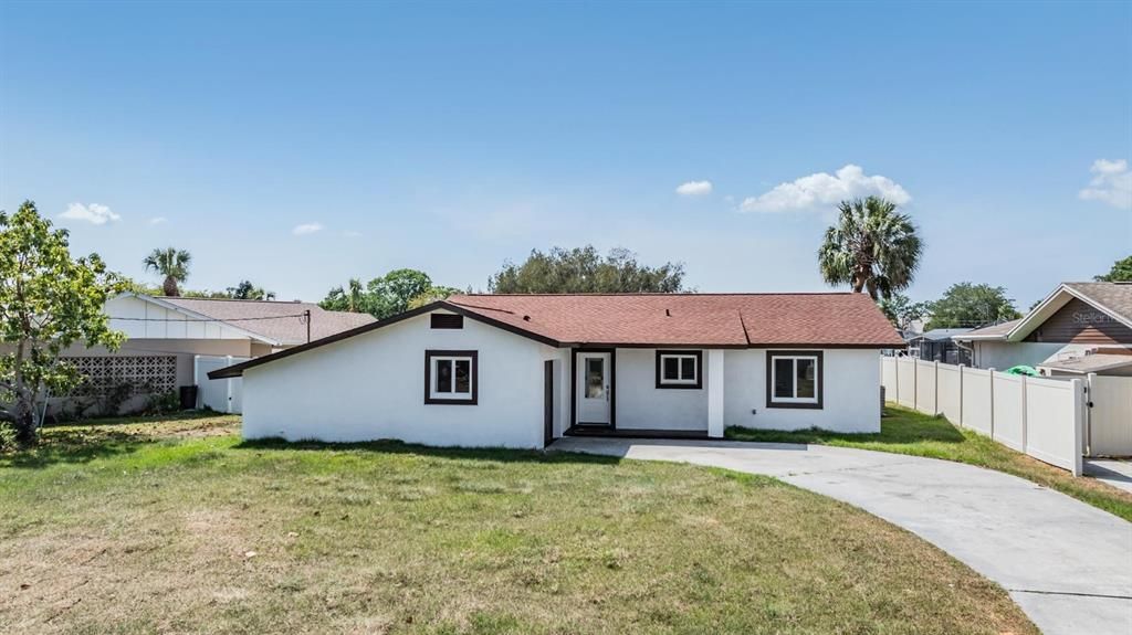 For Sale: $585,000 (3 beds, 2 baths, 1162 Square Feet)