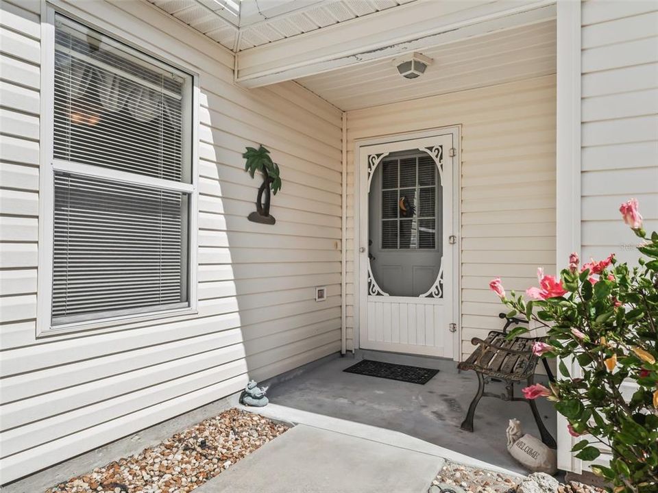 For Sale: $324,900 (2 beds, 2 baths, 1156 Square Feet)