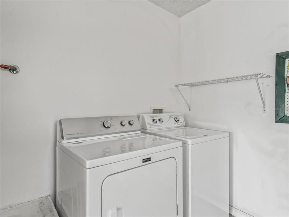 For Sale: $324,900 (2 beds, 2 baths, 1156 Square Feet)