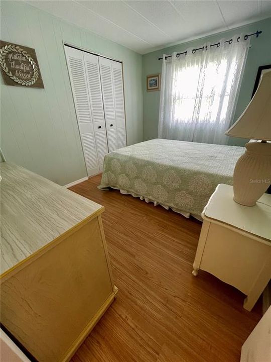 2nd bedroom